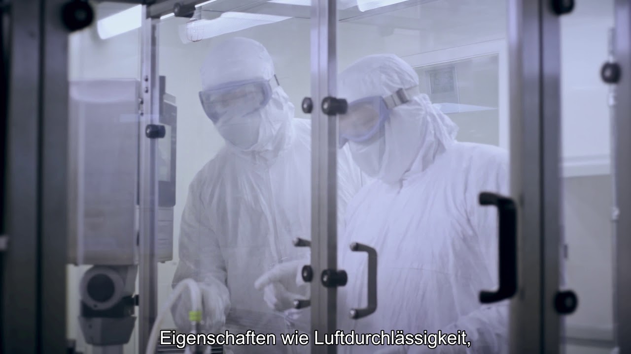 Schutz im Reinraum  - Tyvek IsoClean vs Reinraum-Mehrwegbekleidung