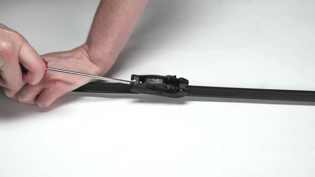 Установка щетки стеклоочистителя Rain-X Latitude PTB
