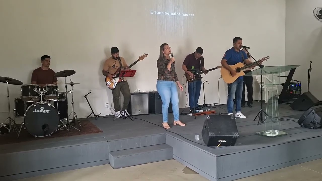 A adoração é a maneira de estarmos mais próximos de Deus.