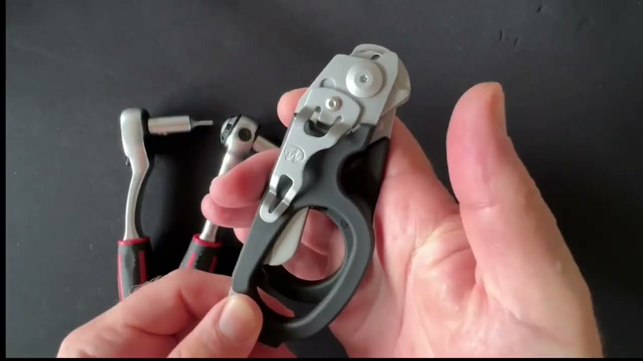 Building your Leatherman Raptor Scissors in 3 min record time!