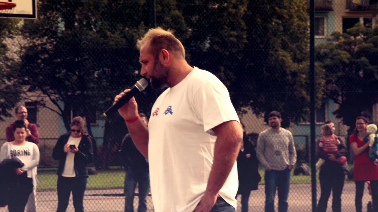 Trening piłki ręcznej z Arturem Siódmiakiem w SP 79