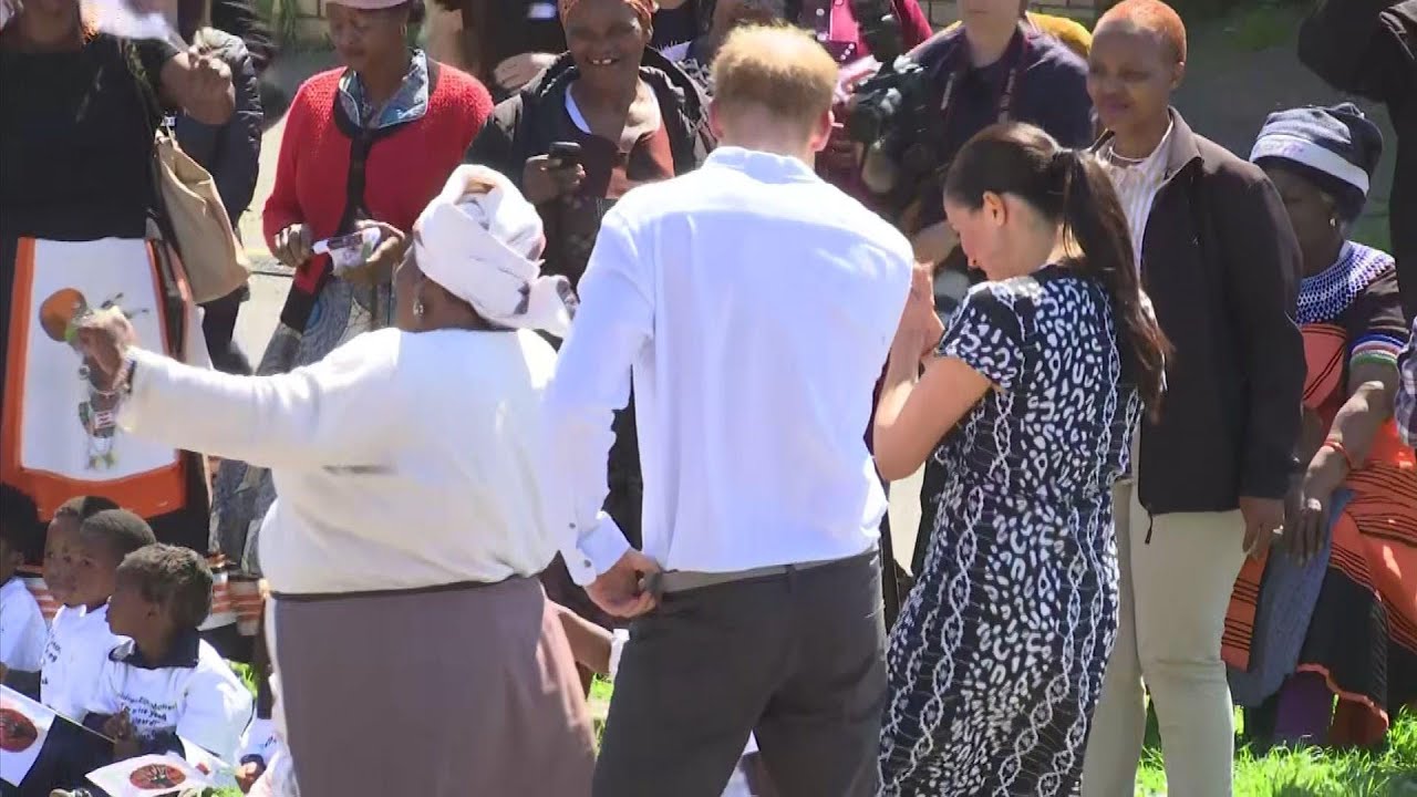 Meghan dances her way into South Africa