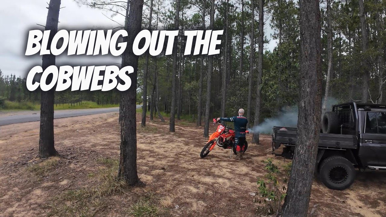 BLOWING THE COBWEBS OUT. Afternoon Glasshouse dirt bike trail ride.