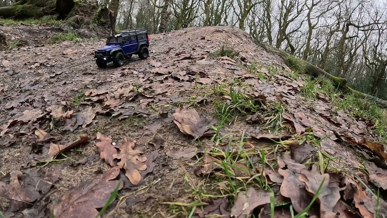Traxxas trx4m Land Rover defender at seven hills lilford woods