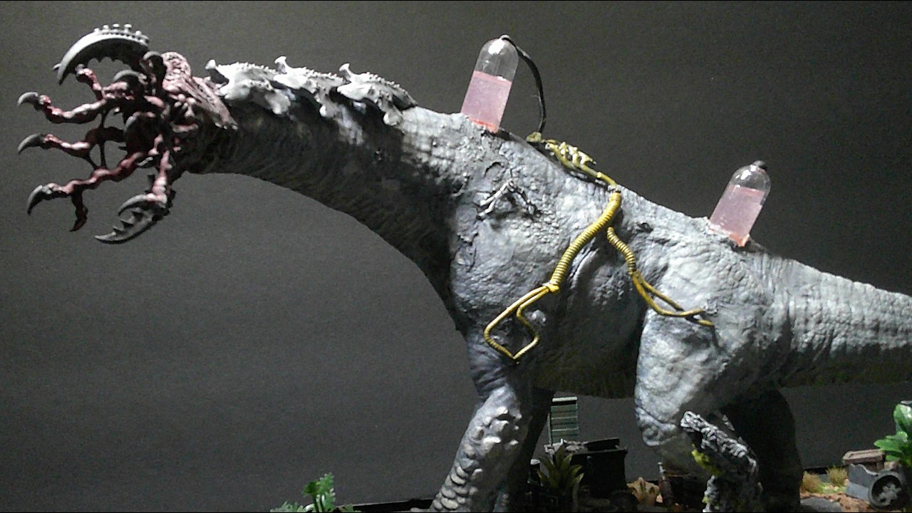 Making a big mutated dinosaur diorama