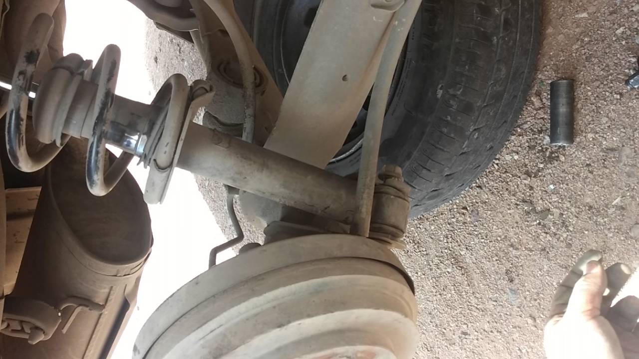 Cambio amortiguador completo trasero sentra nissan 1997