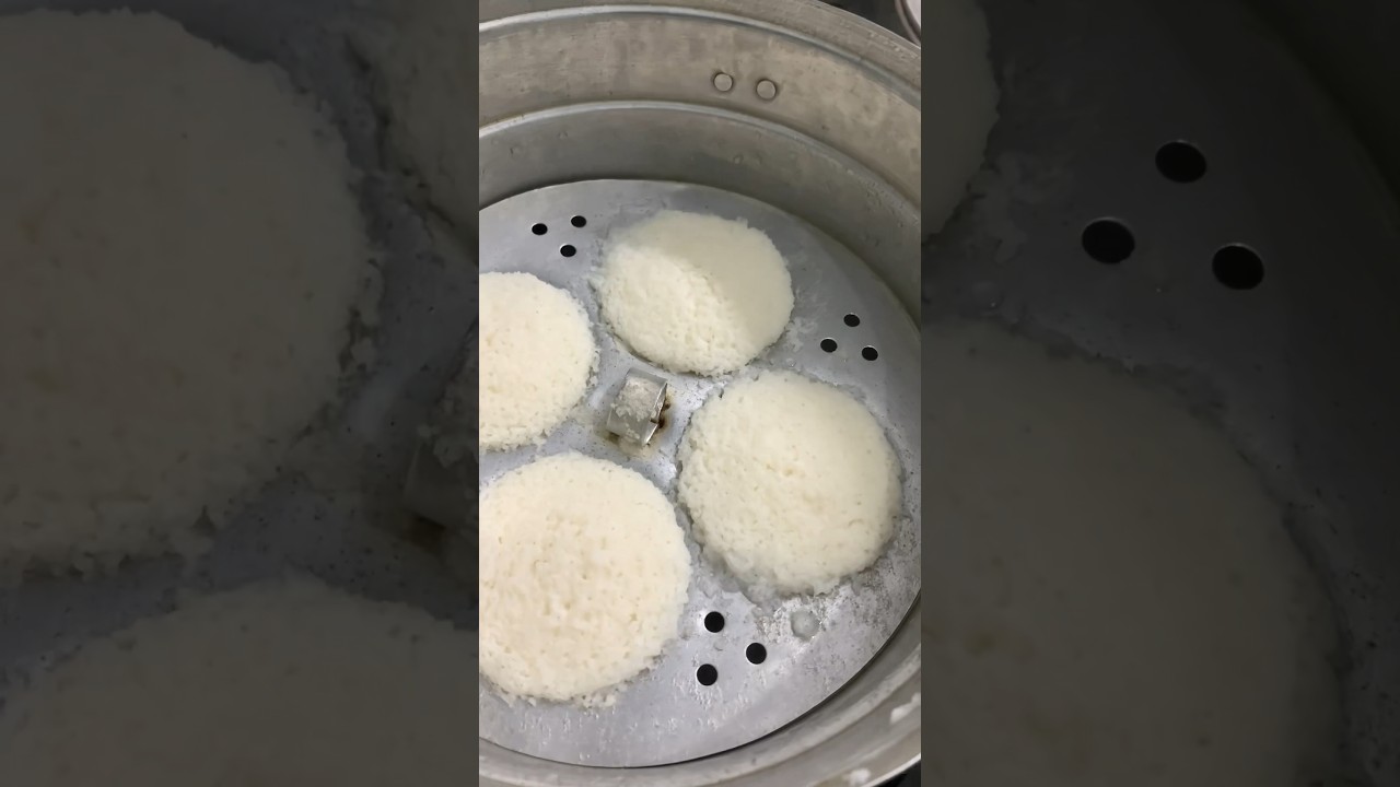 Soft and Fluffy Idli #ytshortsvideo #ytviral #idlirecipe