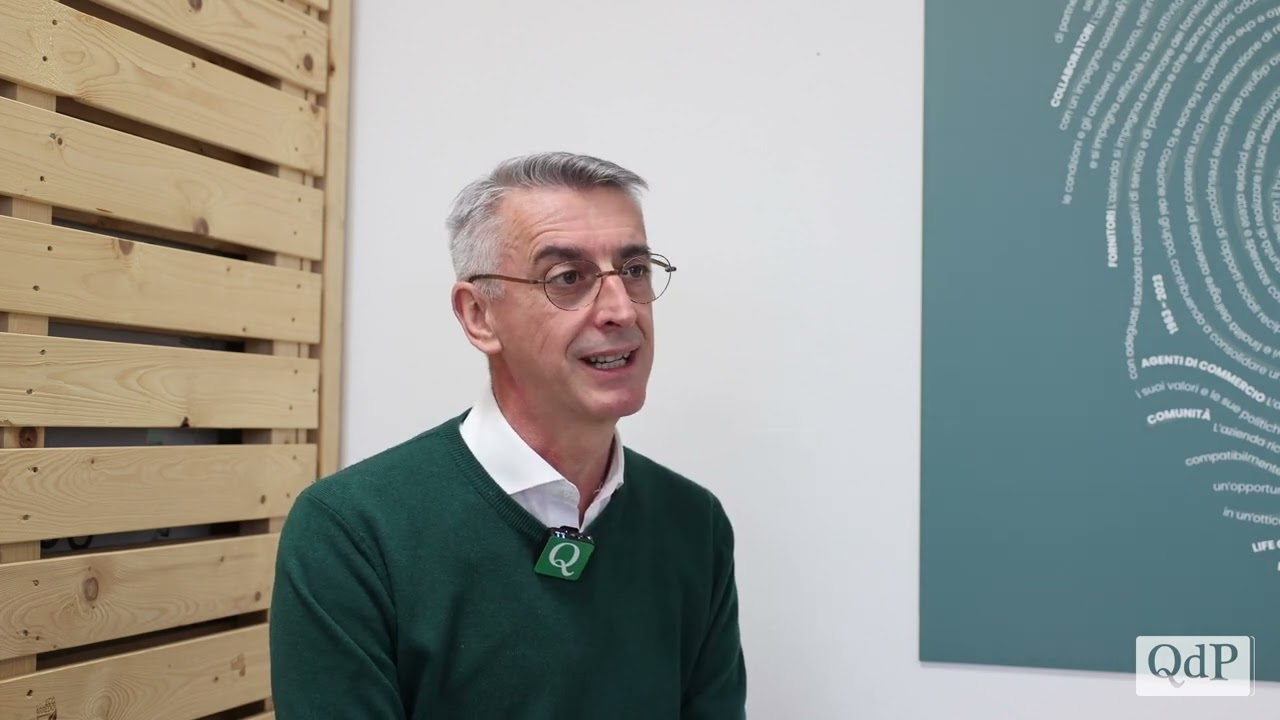 Al microfono con Andrea Attilio Gava di Gava Imballaggi, l'azienda green del mercato del pallet