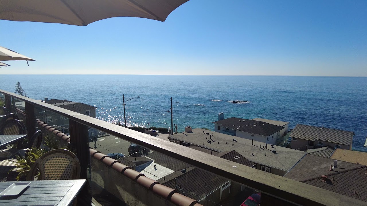 Rooftop Lounge (Laguna Beach)