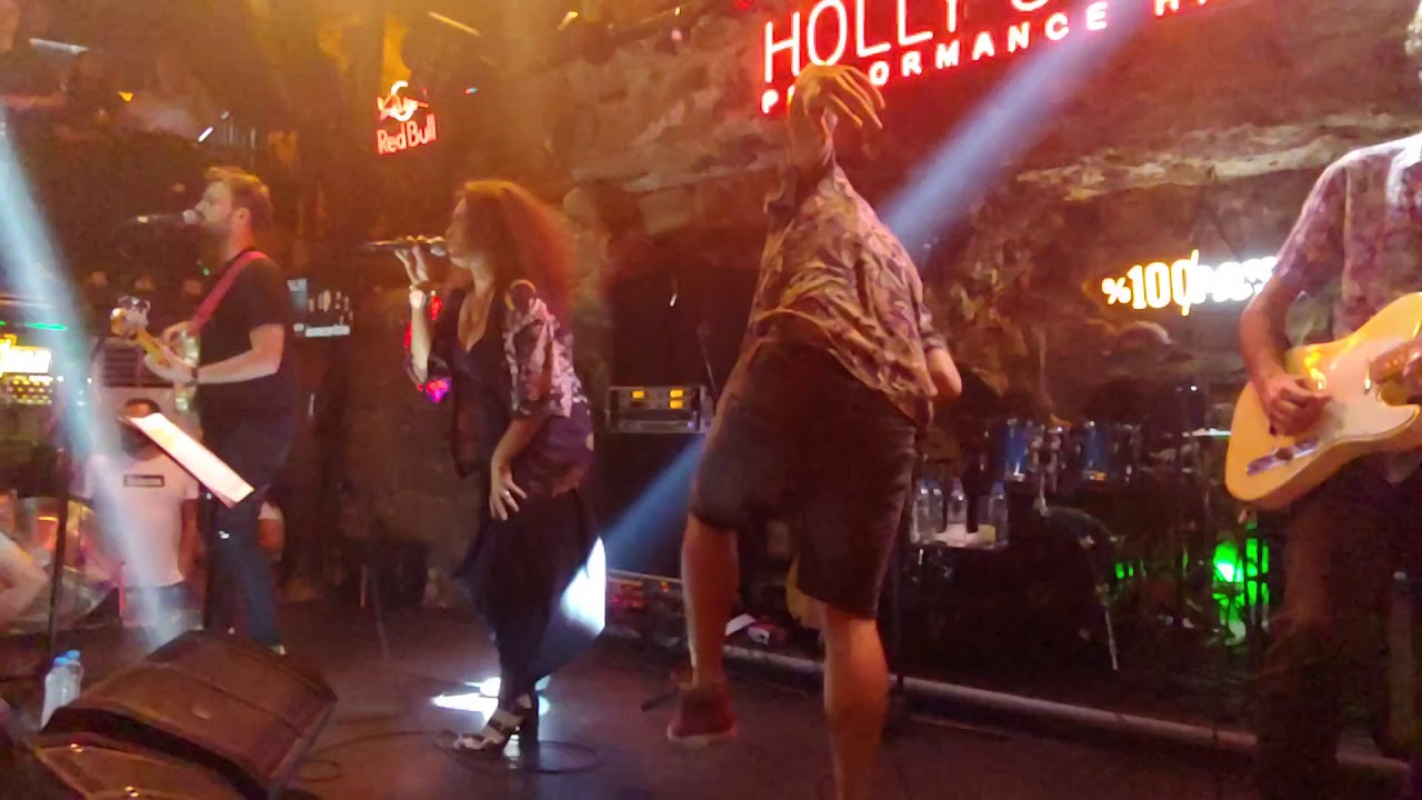 Ozbi feat. Gülce Duru //Olmazlara Yandım//Live Performance//Holly Stone Antalya 2019