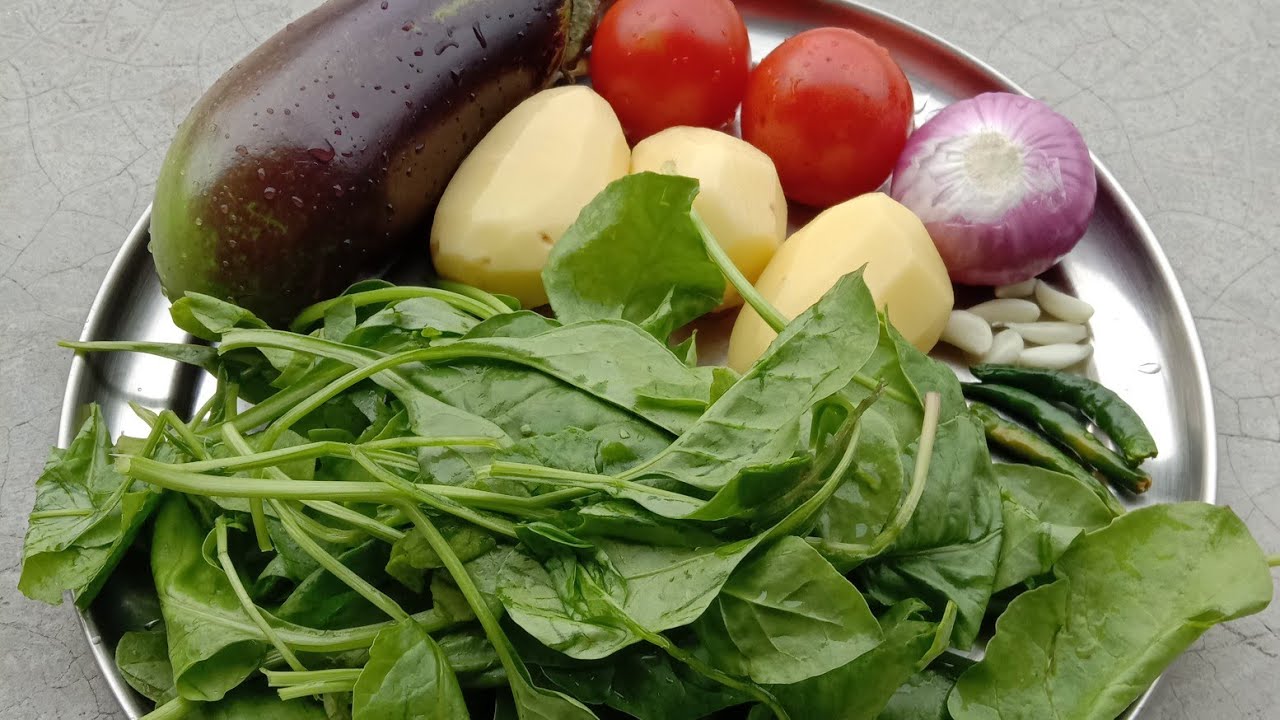 Aloo Begun Palong Shaak er Recipe/How to make Potato Brinjal Spinach Recipe 