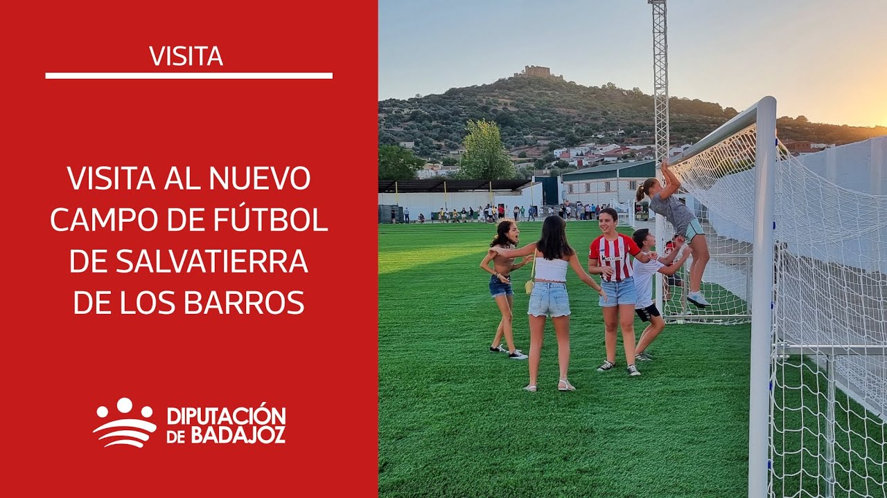 Visita al campo de fútbol de Salvatierra de los Barros