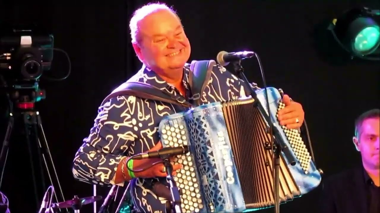 PIERRE PERIBOIS - Dansez au bal musette - Domino - Fleur de neige - Hypocrite.