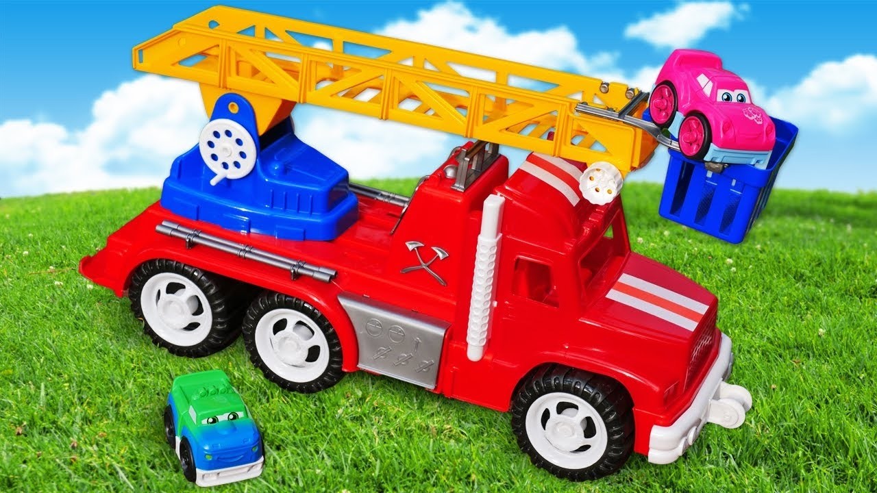 Arabalar Çatıya Çıktı! Kurtarma Aracı ve Köpek Balığı Macerası