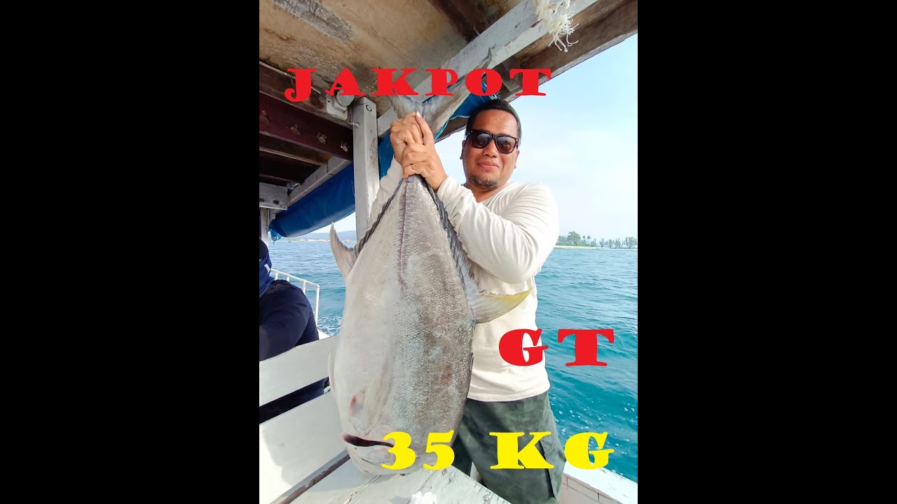 MANTAP !! STRIKE GIANT TREVALLY SUPER BABON !! Bottom Fishing