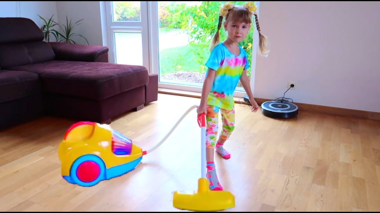 Играем в Уборку Ариша взяла Детский Пылесос  Kids Vacuum Cleaner