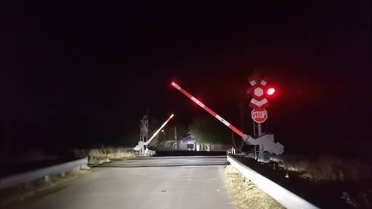 Пассажирские поезда возле станции Мизил / Trenuri de pasageri lângă stația Mizil