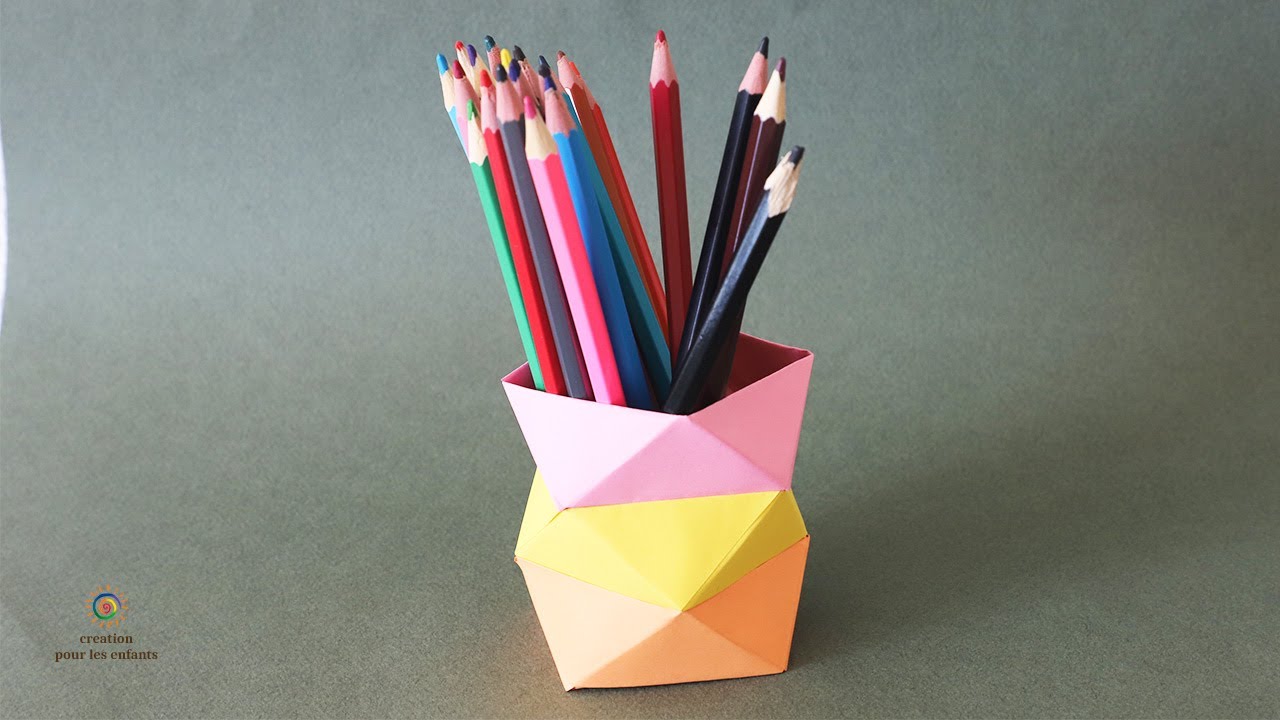 Pot à crayons en origami. Comment faire un pot à crayon en papier. How to make a paper pencil holder