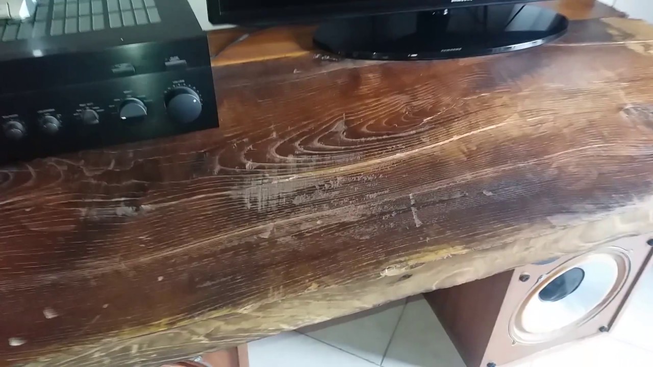 Mensolone in Castagno che poggia su casse - Solid wood shelf