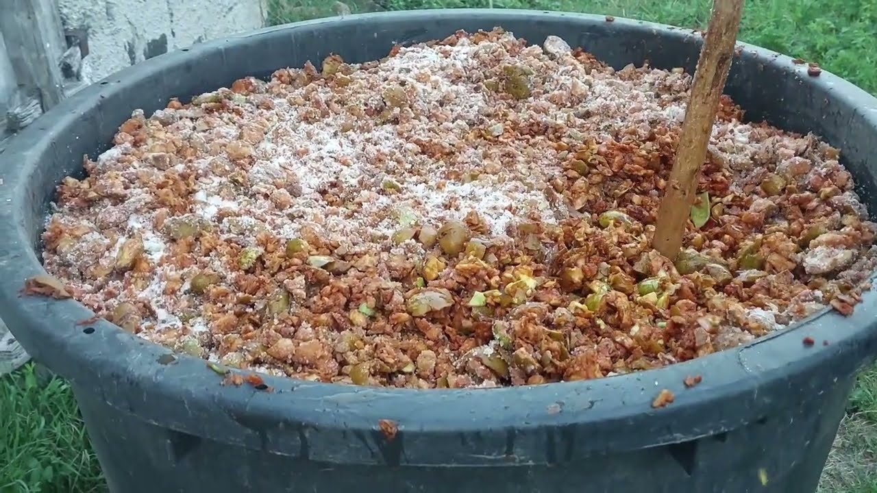Priprema jabuke  za rakiju i dodavanje šećera. I dio