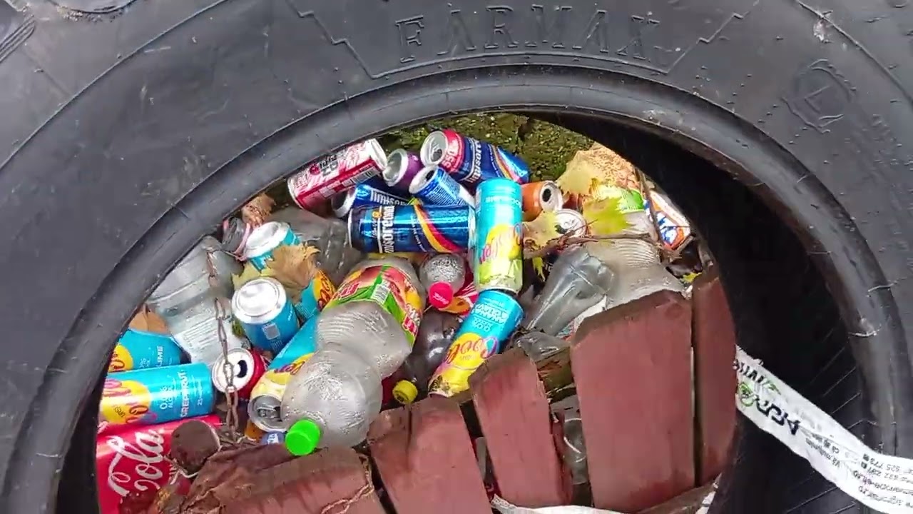 Schimb cauciucurile la tractor  pe spate  după 12 ani de utilizare
