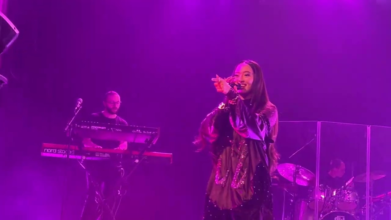 Faouzia - Hero (Citizens Tour) Montreal
