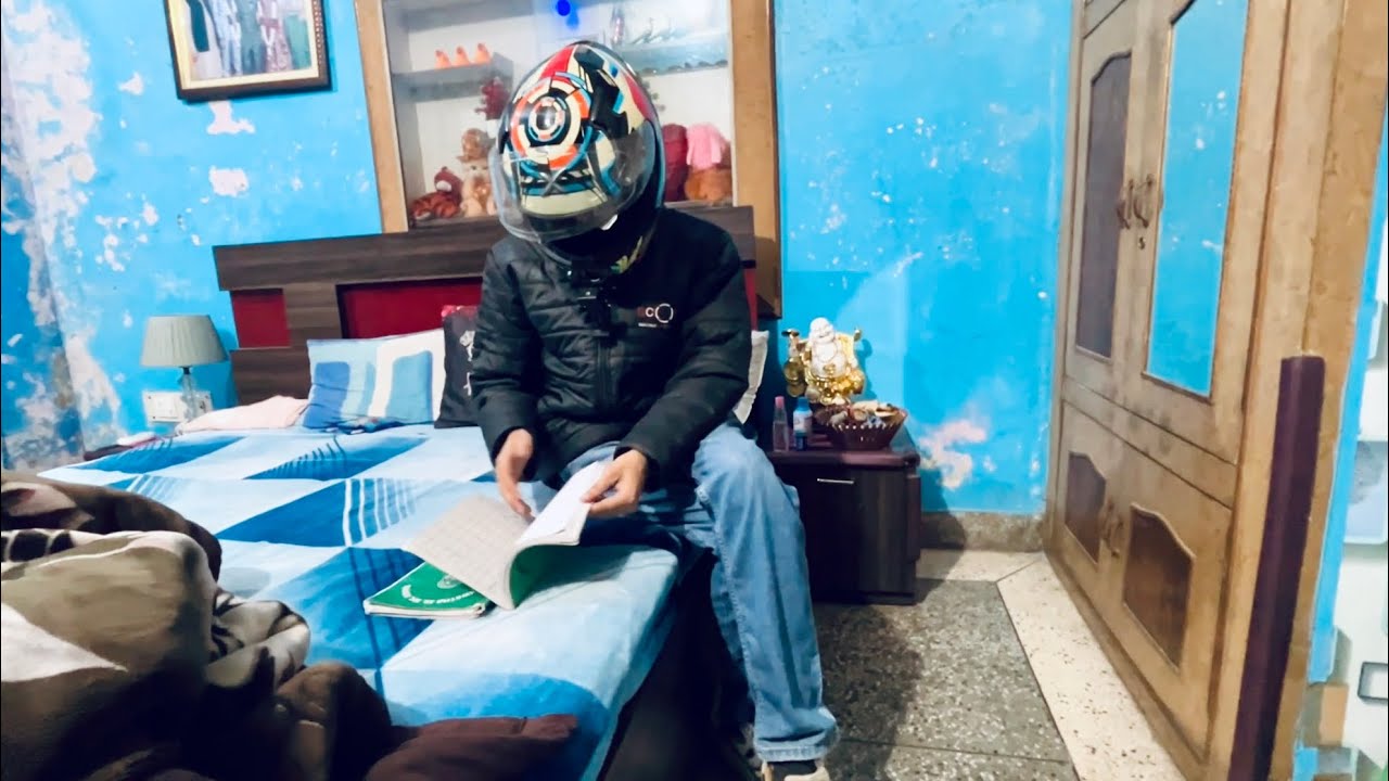 Helmet me hi padhaai ….