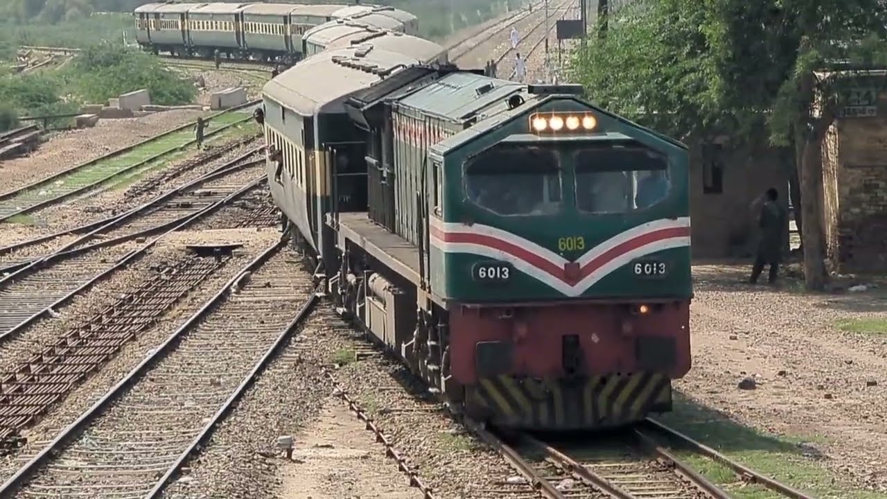 Epic Arrival: Allama Iqbal at Khanewal + Hazara Express Exit! 🌟