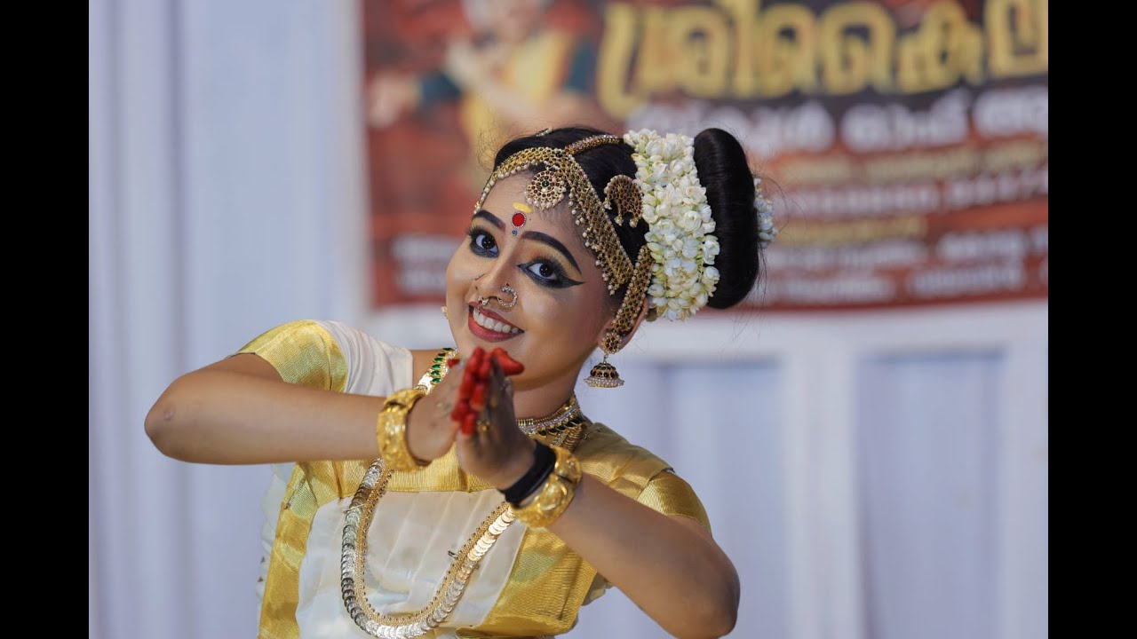 Mohiniyattam - Cholkettu