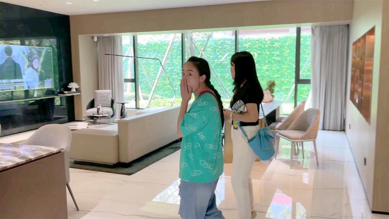 小妹儿去成都看房子，听说这里不限购，问问价格立马跑了