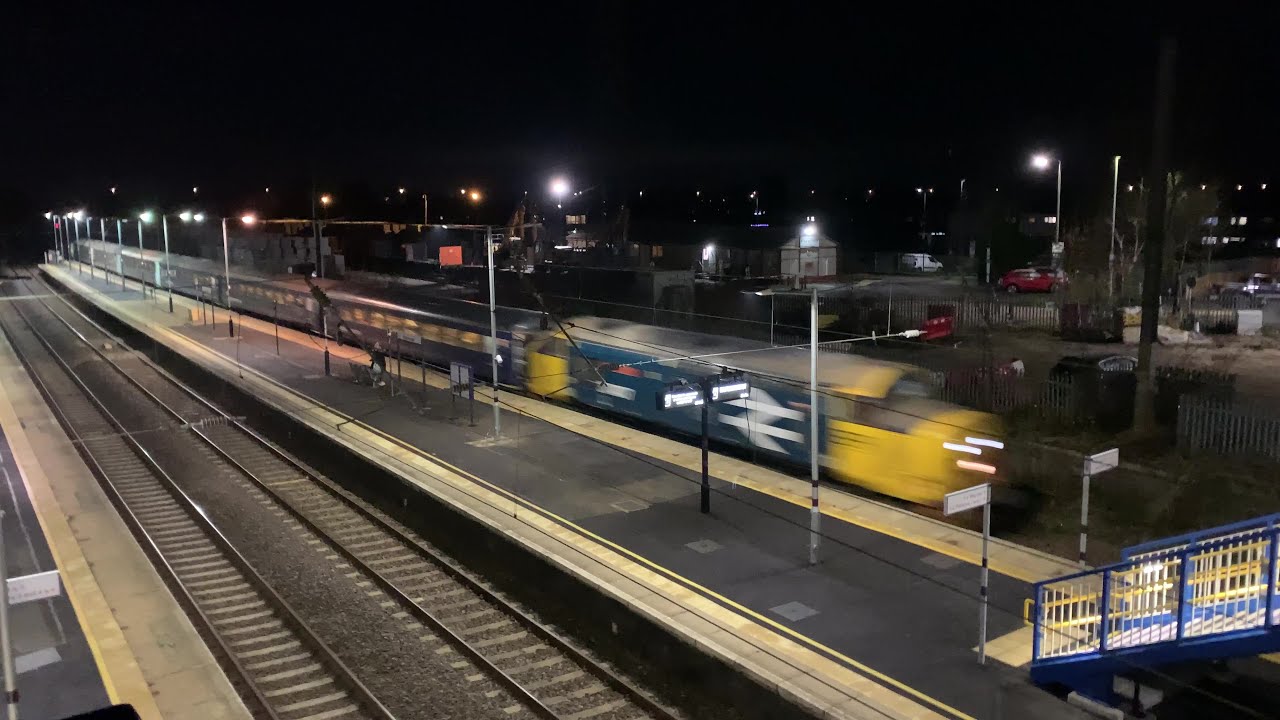 Class 37 railtour passes Biggleswade - EPR 37407 & LORAM 37418 - 30/12/25
