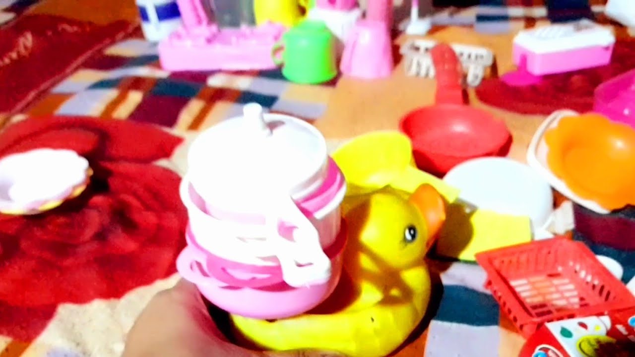पुच्चु ने आपनी पीठ पर लादा सारा सामान 😇🤩/toys for kids 