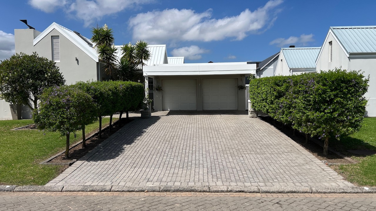 Home For Sale in Kingswood Golf Estate, George, South Africa - HD