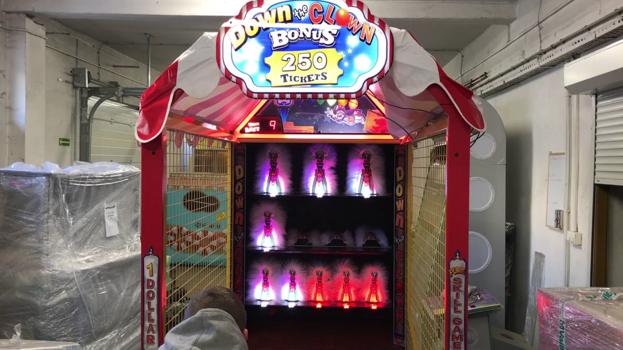 DOWN THE CLOWN - ARCADE GAME