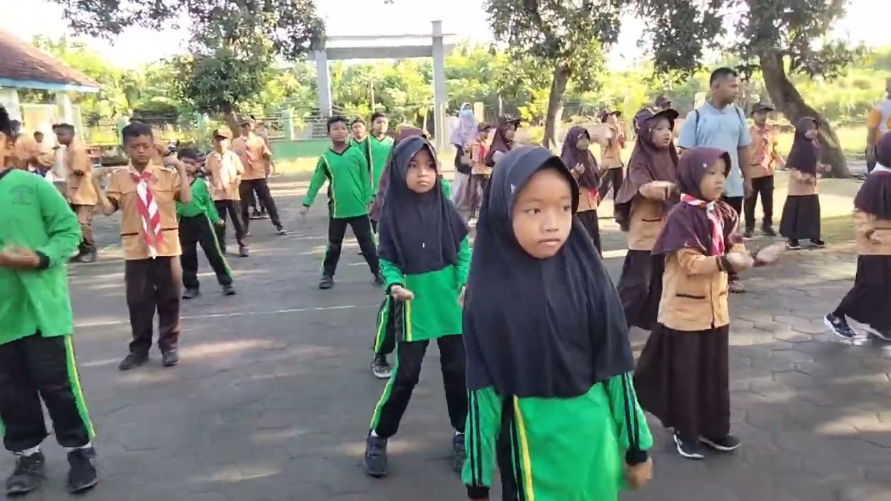 Kegiatan Jum'at Sehat SD NEGERI JATIDUWUR 