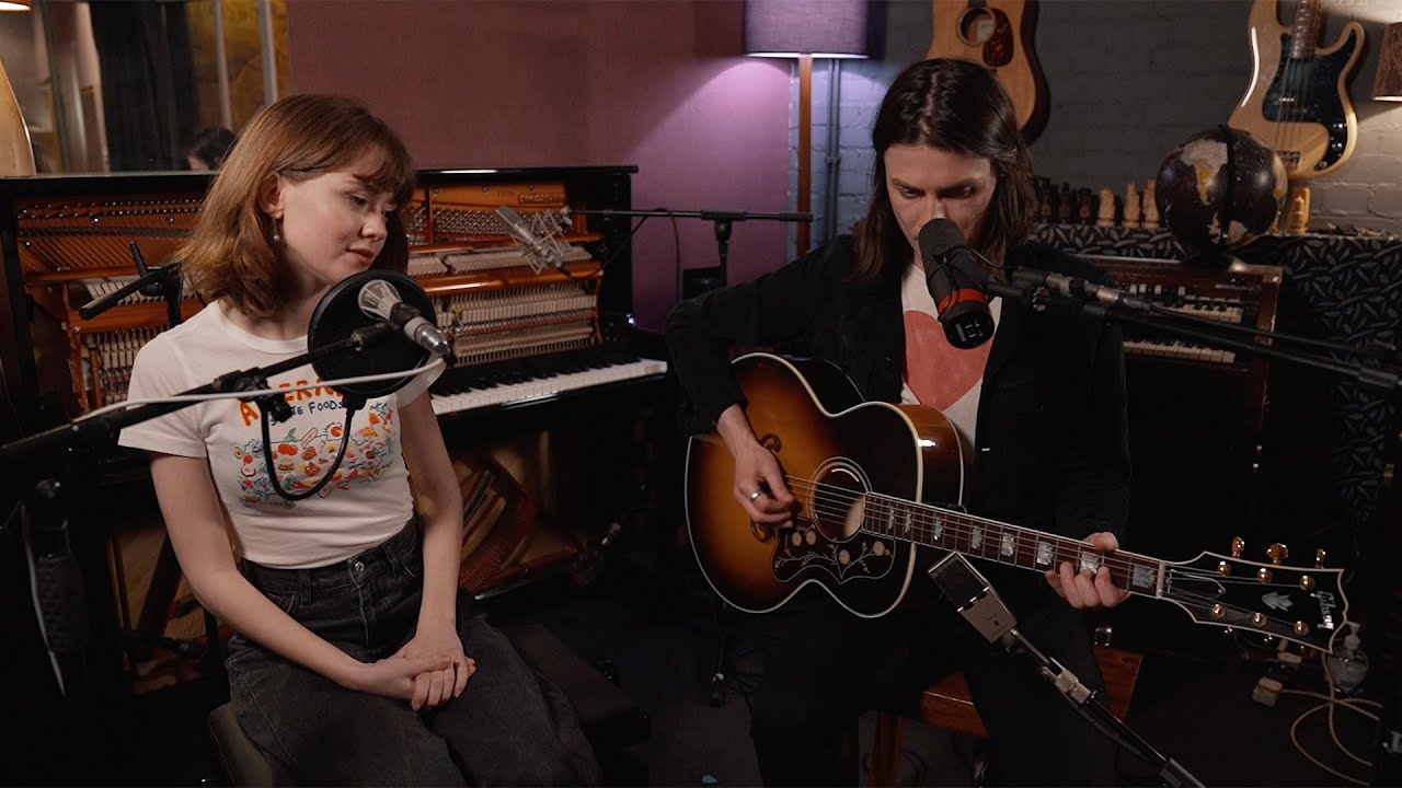 Maisie Peters - Funeral [feat. James Bay] [Acoustic]