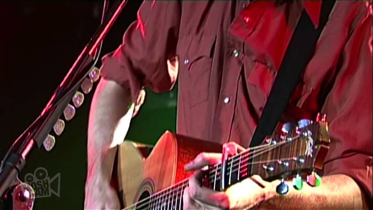 Paul Dempsey - Bette Davis Eyes (Kim Carnes) (Live in Sydney) | Moshcam
