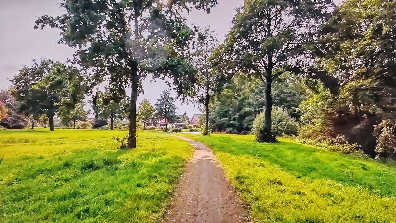 Papenburg, Fahrt mit dem Rad kreuz und quer durch die Kapitänssiedlung