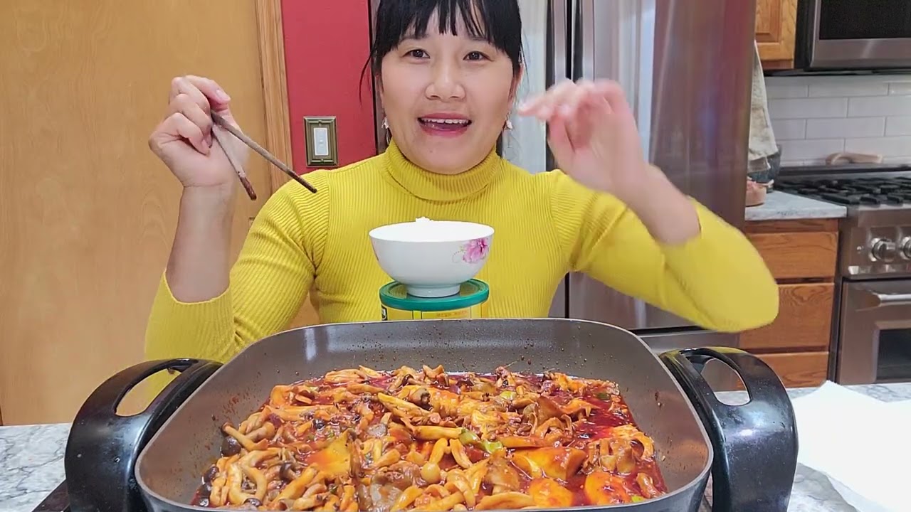 ĂN NGUYÊN NỒI NẤM SỐT CAY HÀN QUỐC, NẤM ĐÙI GÀ, , ĐỦ LOẠI NẤM 
