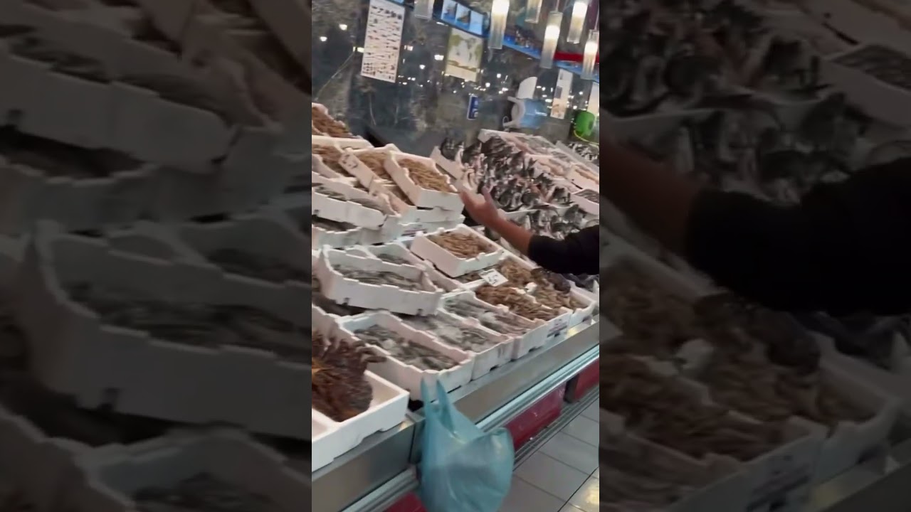 Pescheria di Napoli da Peppe #italy #life #fish #follow #food #napoli #seafood #tiktok #funny #like
