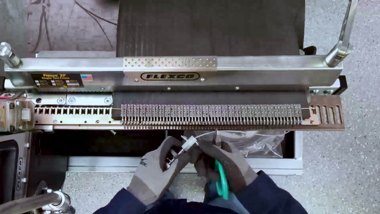 Flexco® XP™ Staple Hinged Fastener Installation with XP-LOK™ Tensioner