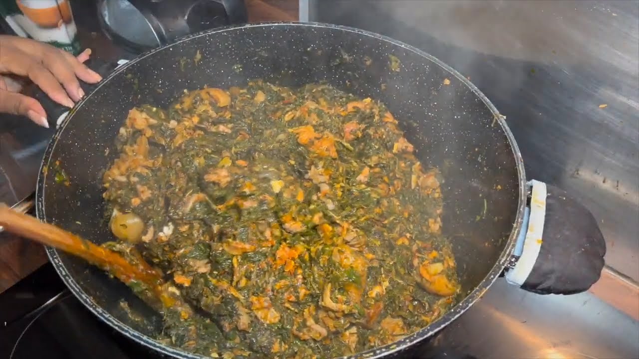 How to cook vegetable soup (Efo riro) - Cook with me!