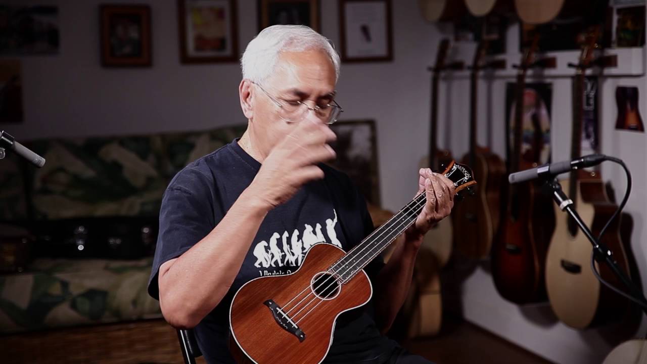 Kimo Hussy Reviews Devine Tenor Ukulele