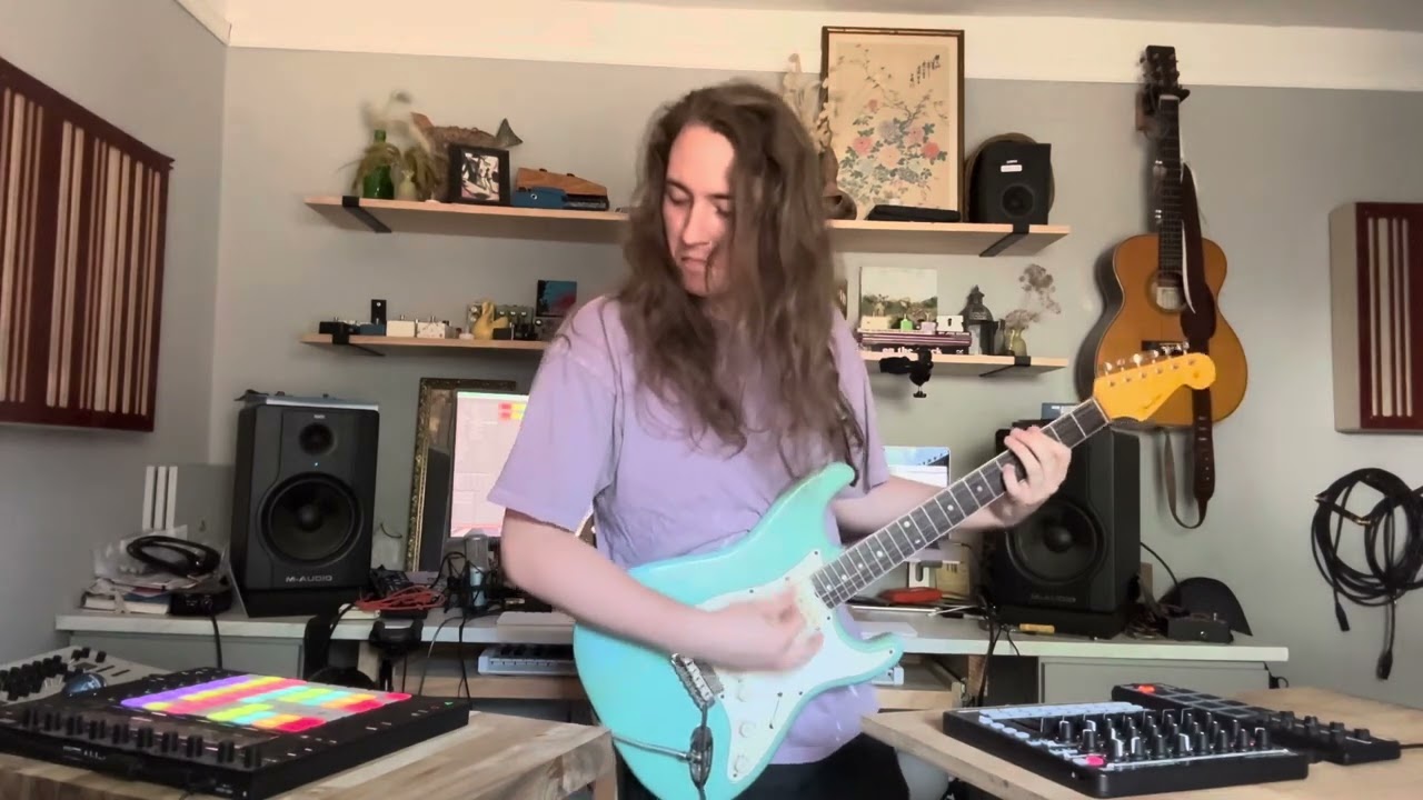 “Super Graphic Ultra Modern Girl” // “Head Like A Hole” live remix