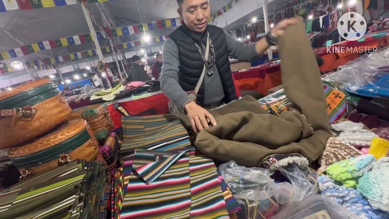 ࿐སྐུ་ཉིད་གནས་སྐབས་རྡོ་གདན་བོད་རིགས་ཀྱི་ཁྲོམ་རྭ་ལ་གཟིགས་པར་འཚལ། 