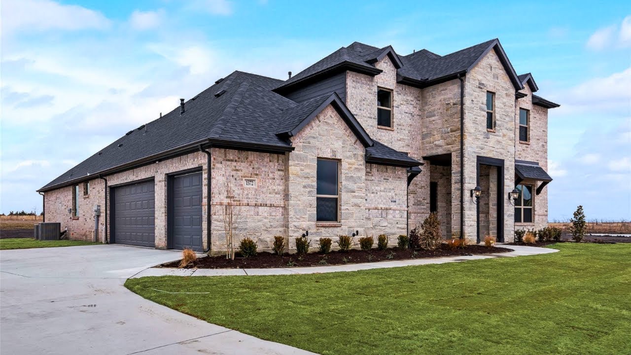 Brand New, 3378 SF on 1-Acre, His & Her Closets, 4-Bed, 3-Bath, 3-Car, Dallas Home For Sale $539,500