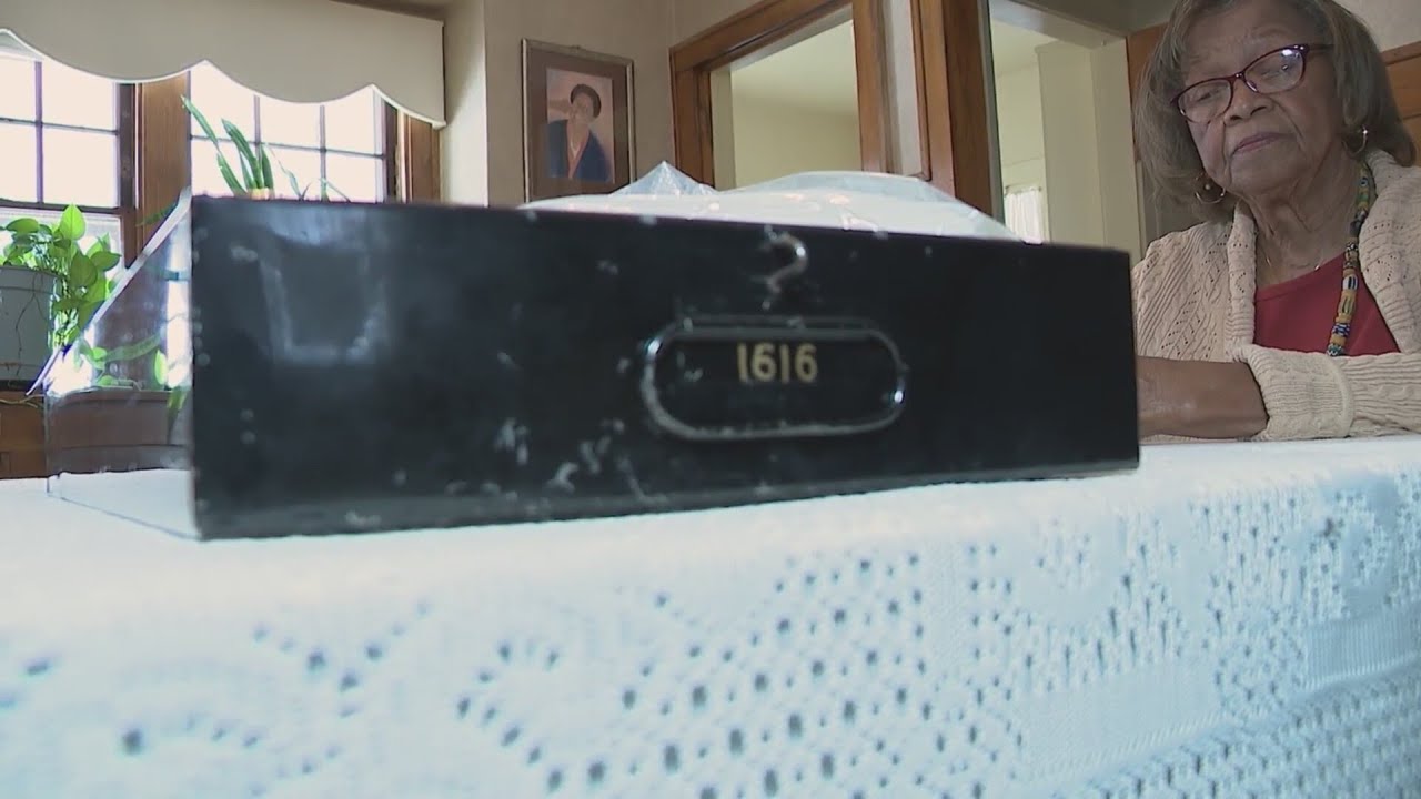 Kansas woman has warning after safe deposit box disappears from bank
