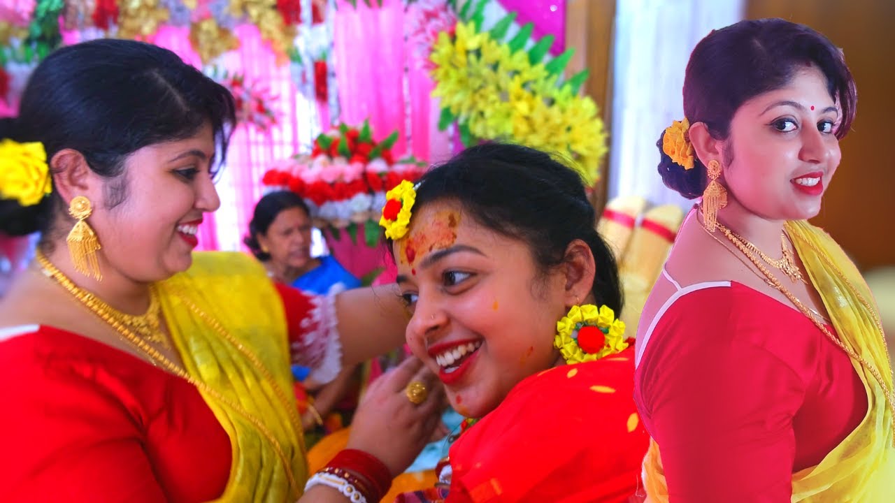 খুব হলুদ মাখালাম !!