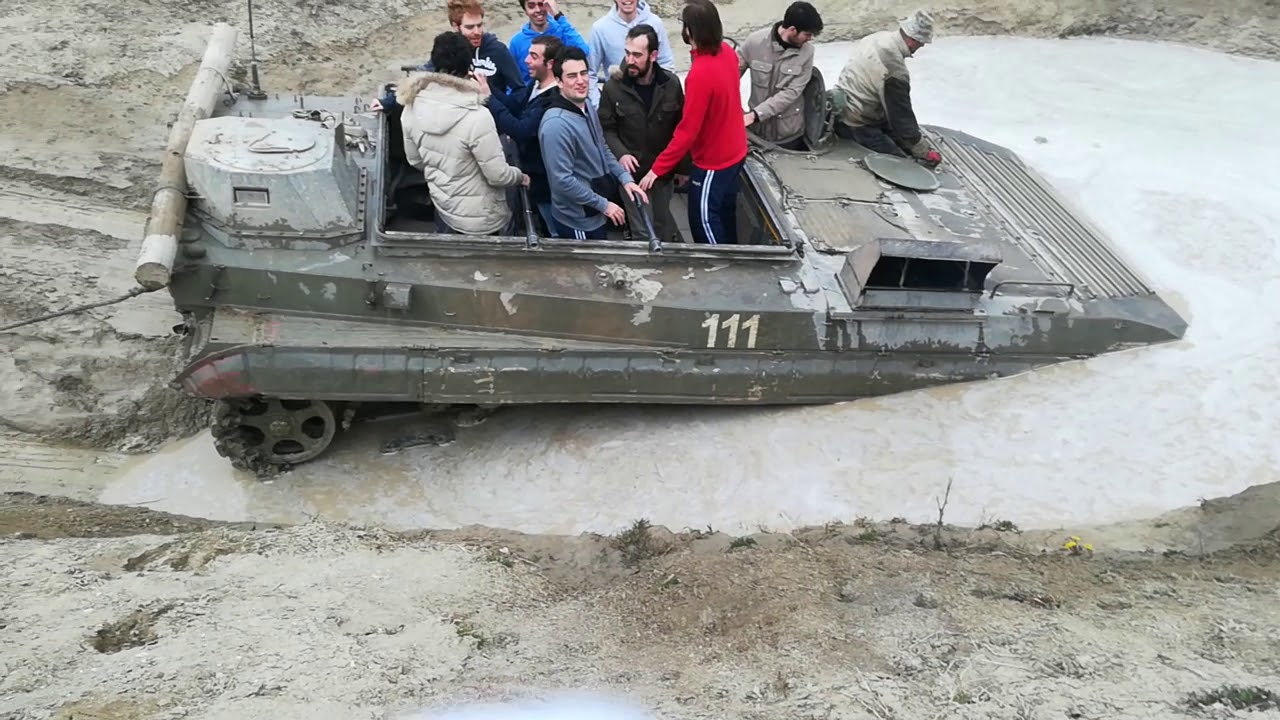 Tankodrom Milovice | vypro&scaron;ťov&aacute;n&iacute; BVP z vody