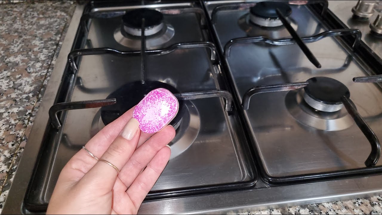 Come sgrassare i bruciatori con le pastiglie della lavastoviglie | MAMMASTYLE.IT |